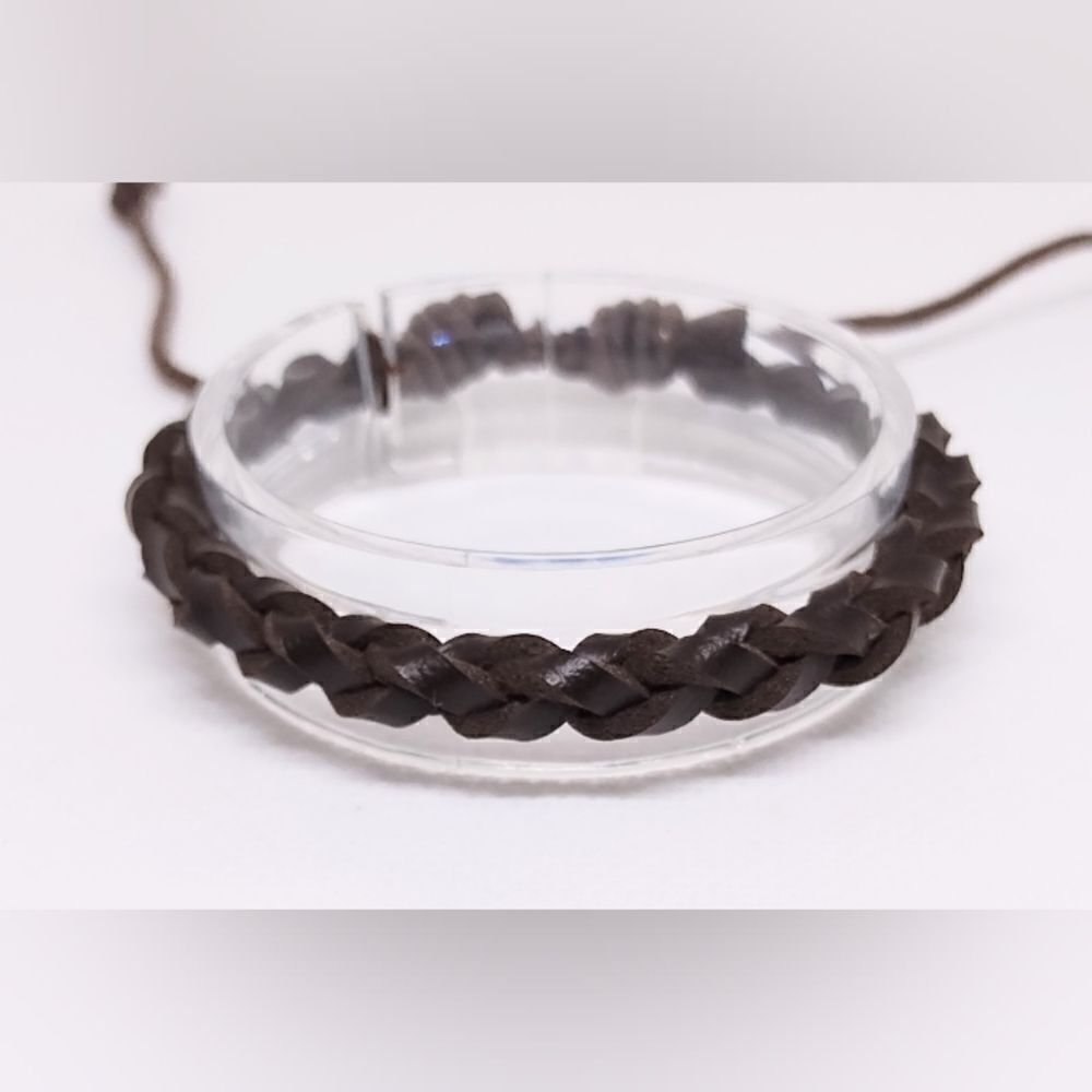 NEW leather bracelet braided brown e24